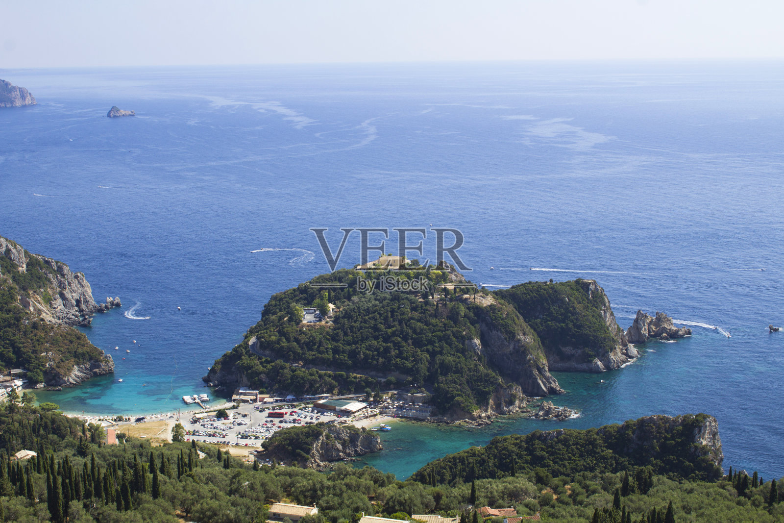 夏日大海和海岸的全景。科孚岛。希腊。照片摄影图片