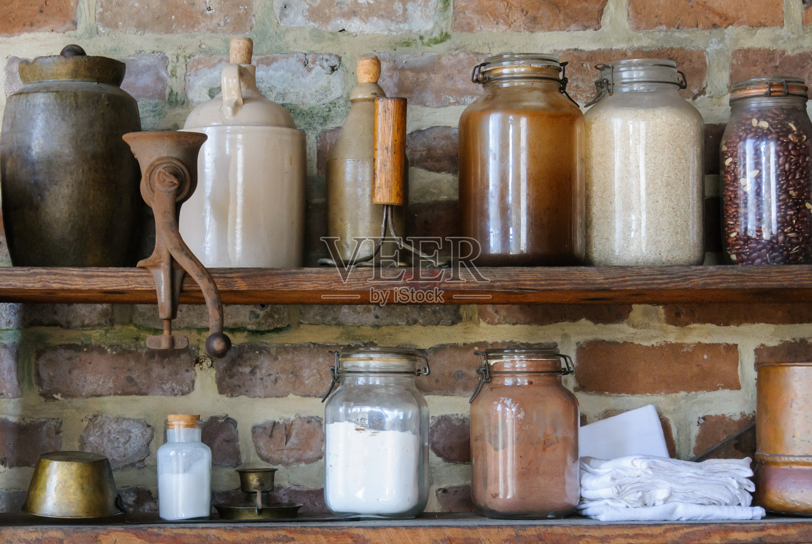 古董水壶和罐子照片摄影图片