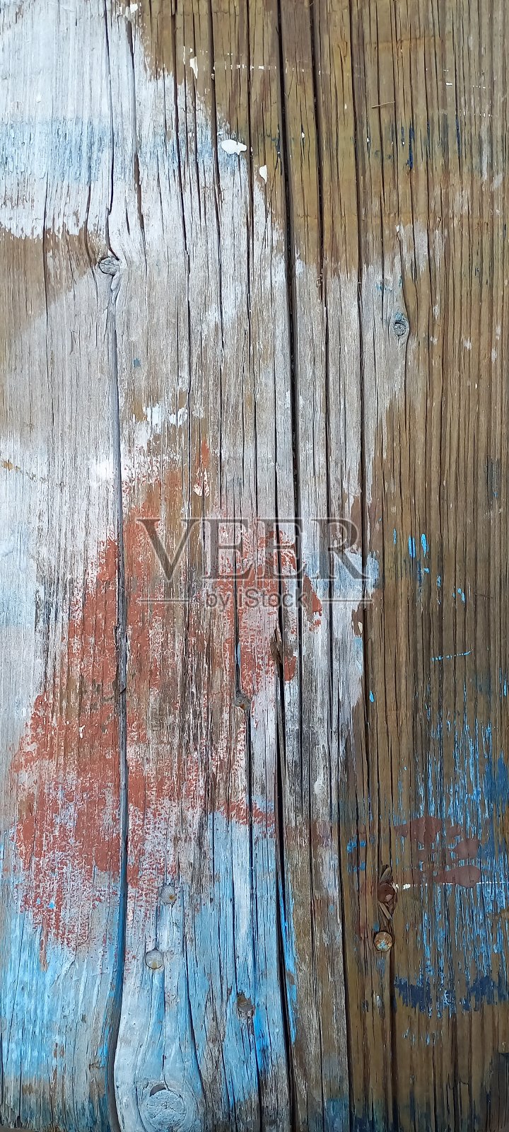垃圾背景与抽象颜色纹理，木板与痕迹的蓝色，红色和油漆，磨损和破裂的油漆照片摄影图片