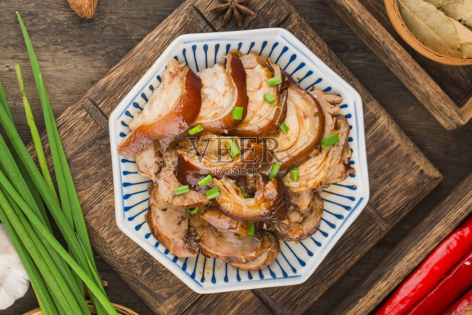 一盘猪蹄片照片摄影图片