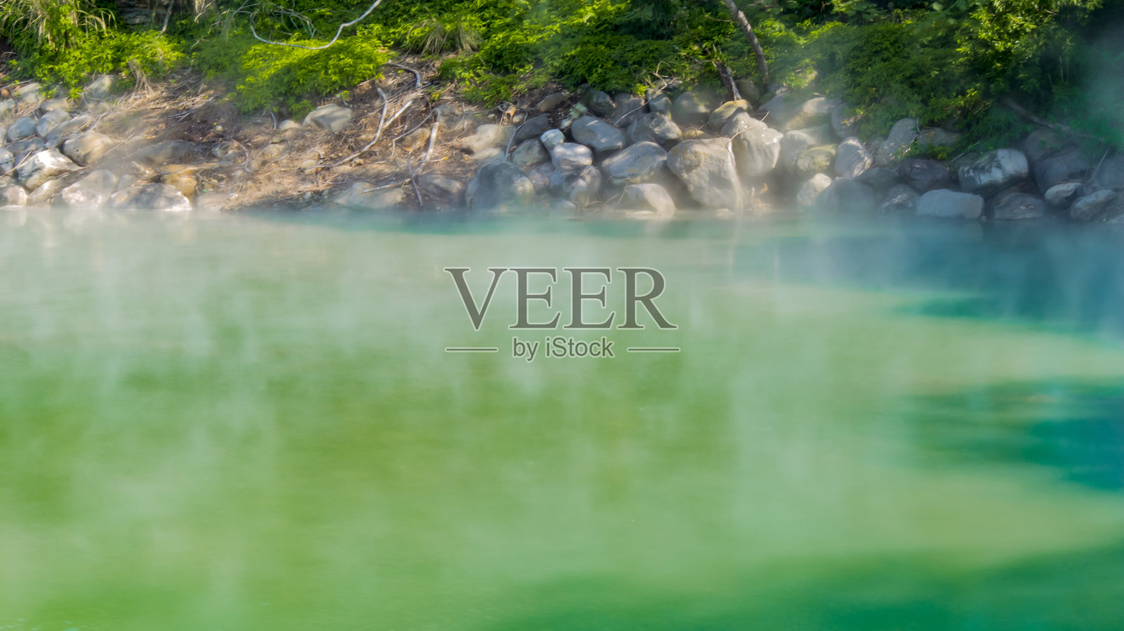 绿色的温泉照片摄影图片