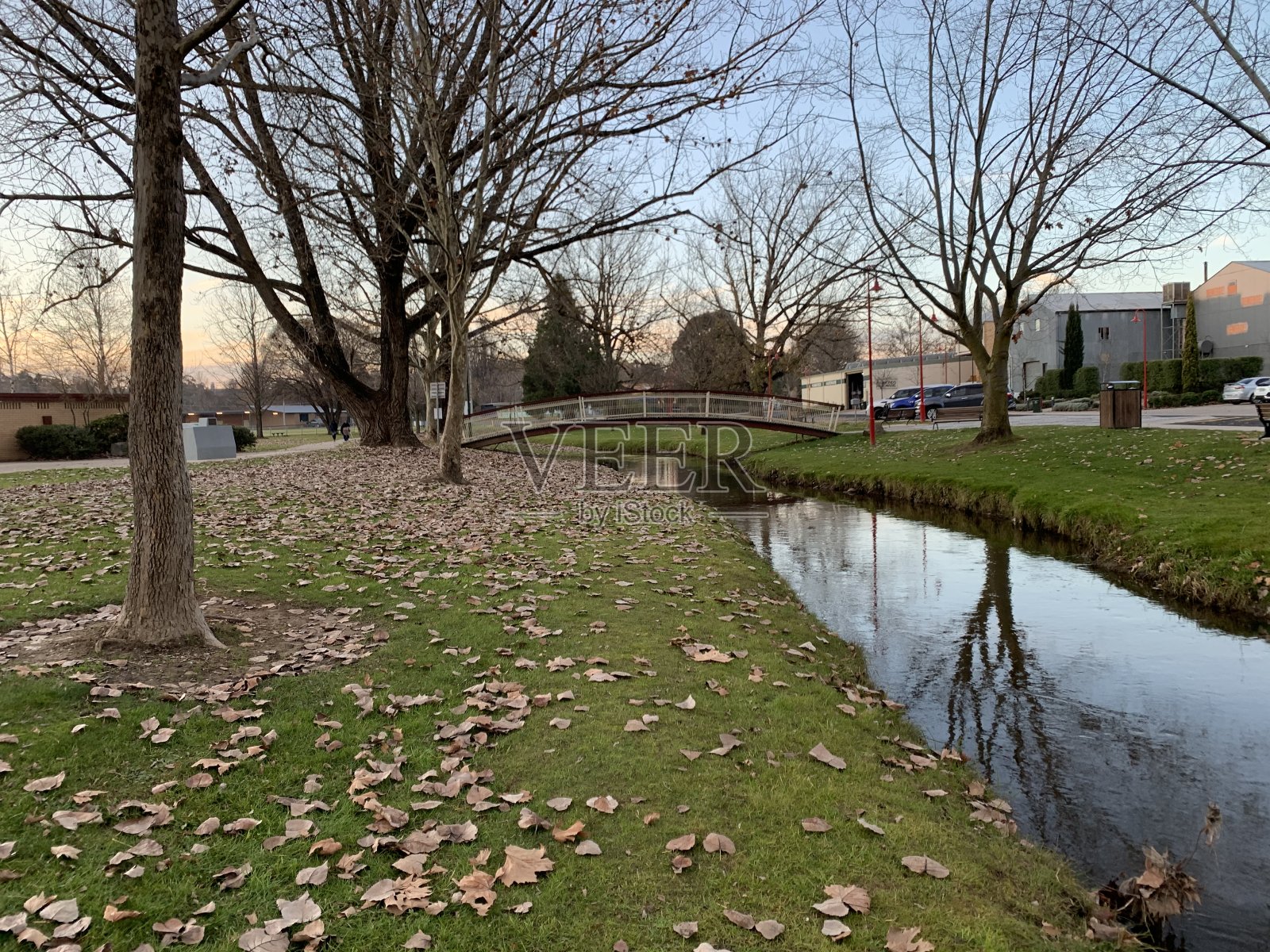 白雪皑皑的山谷照片摄影图片