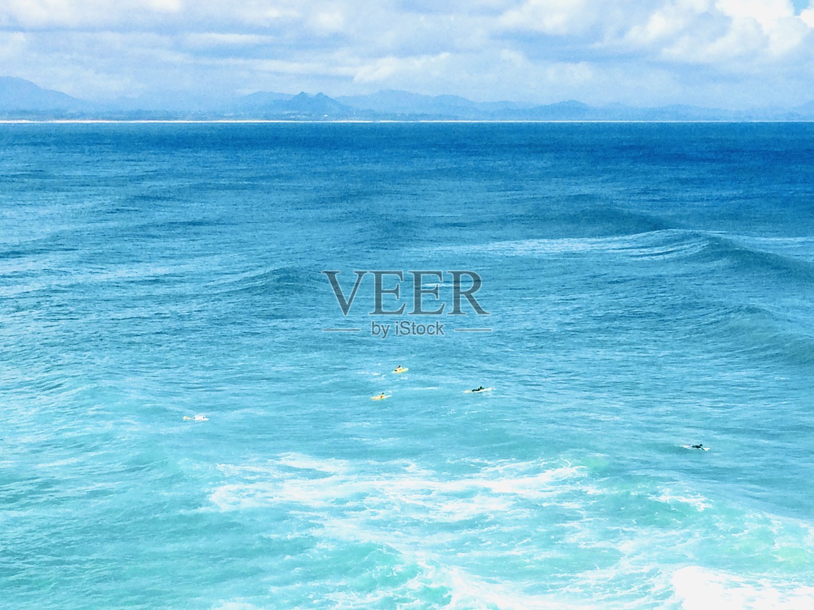 冲浪者-新南威尔士州拜伦湾照片摄影图片