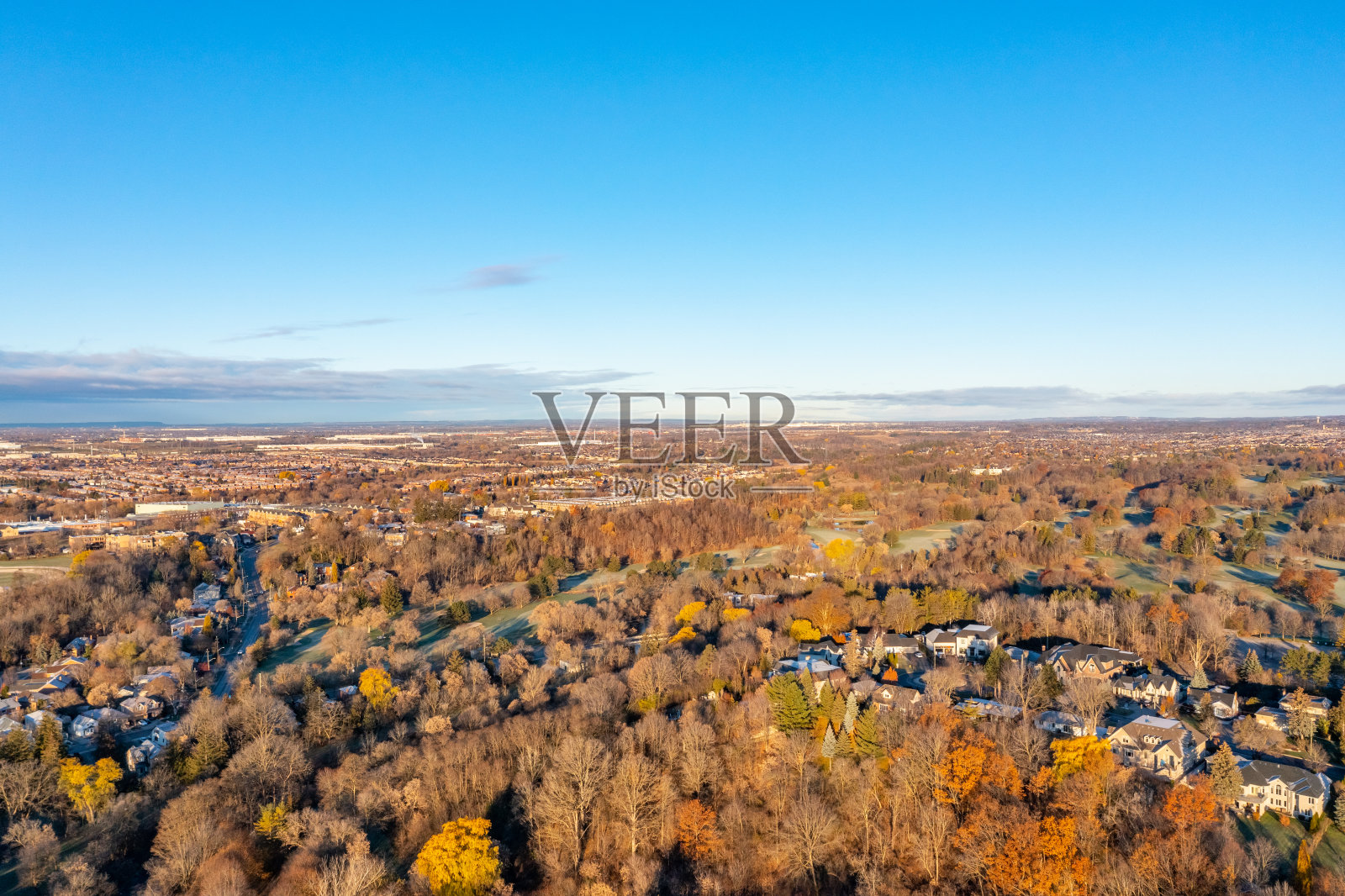 Rutherford road和Islinton Ave.的住宅小区鸟瞰图，Woodbridge, Vaughan，加拿大照片摄影图片