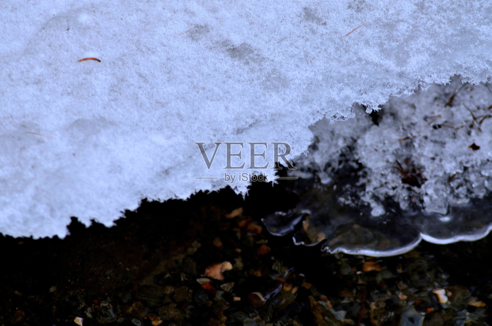 瓦尔巴迪亚，大雪照片摄影图片