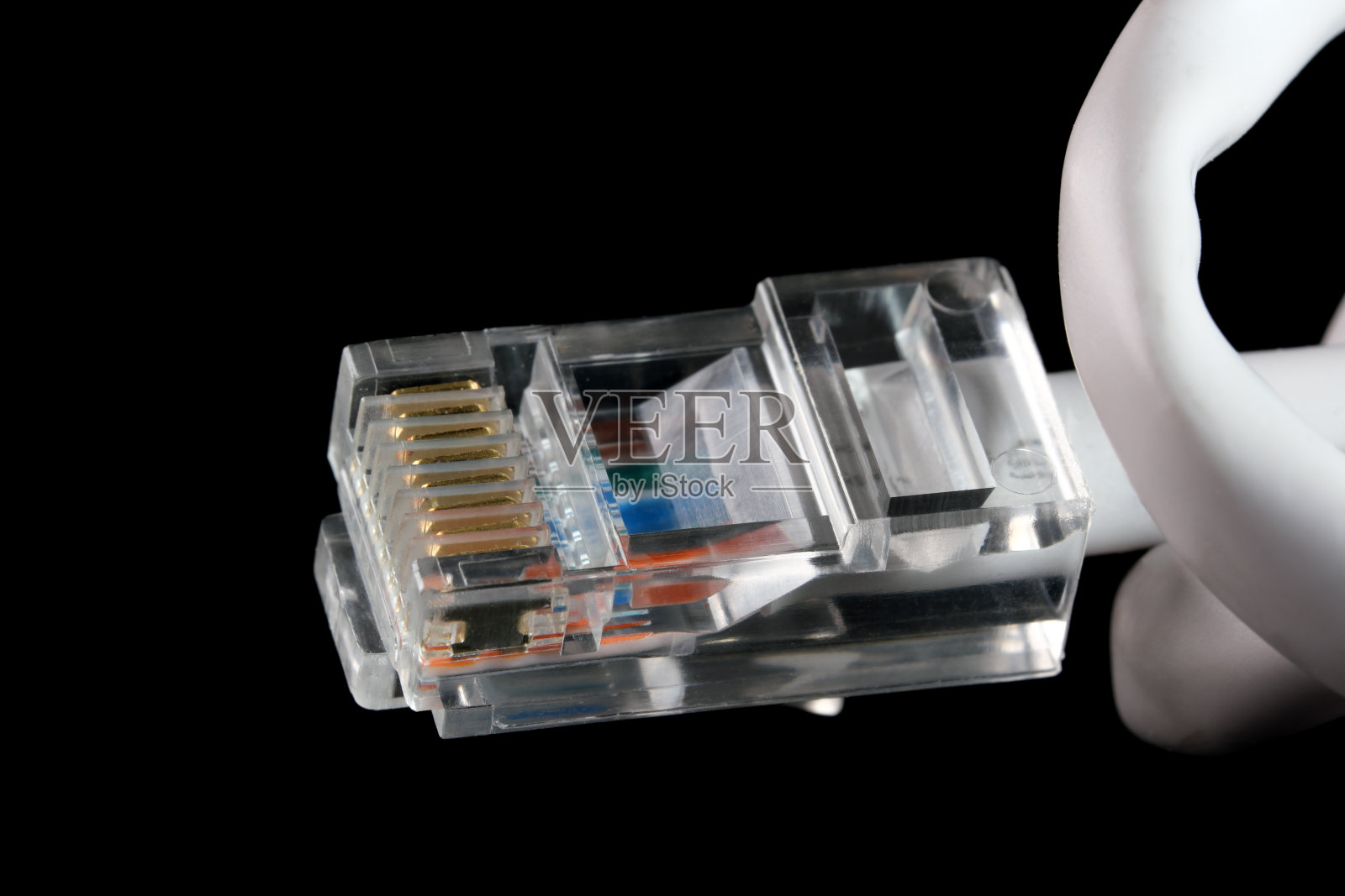 电脑连接器上的黑色背景照片摄影图片