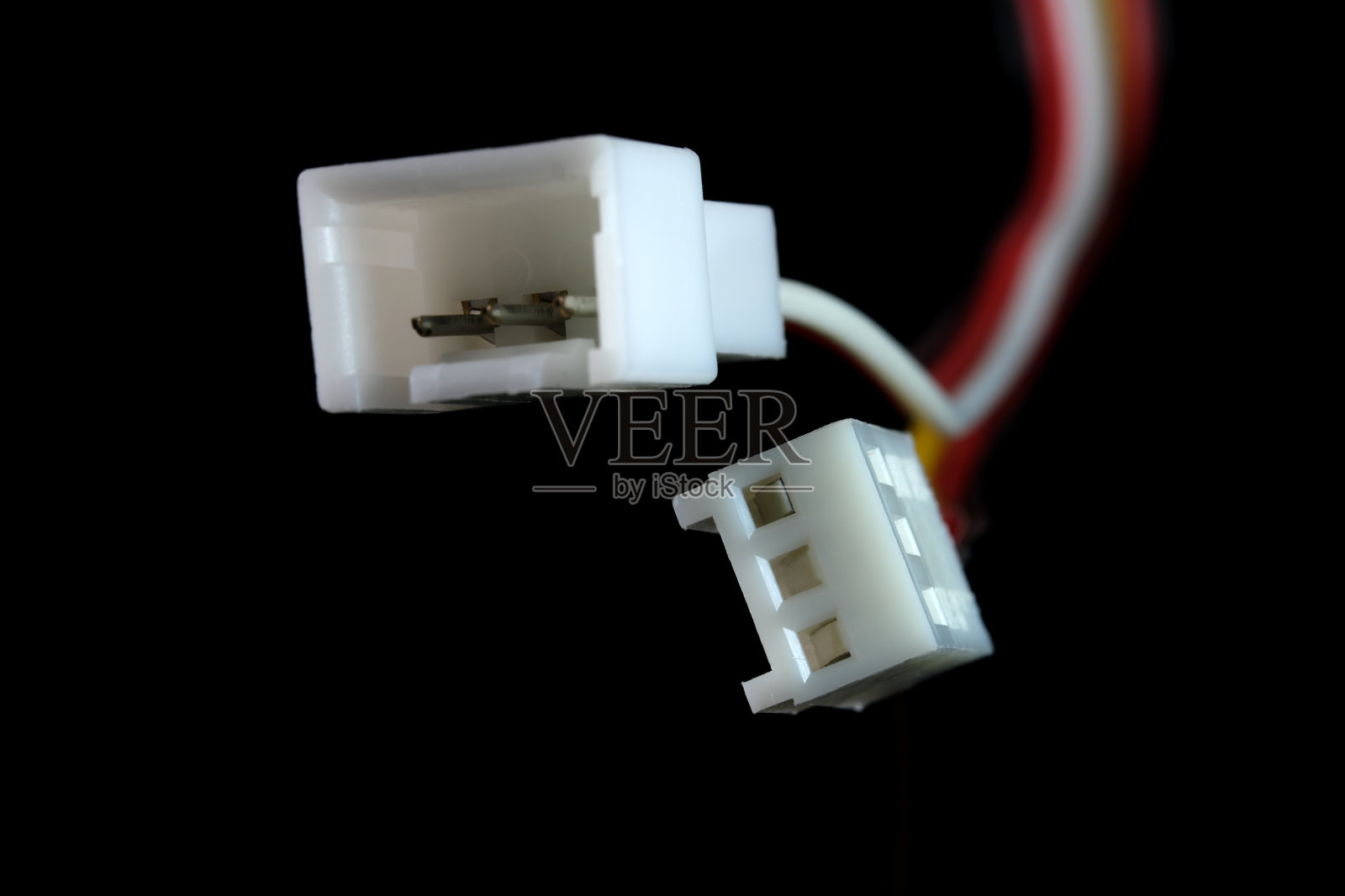 电脑连接器上的黑色背景照片摄影图片