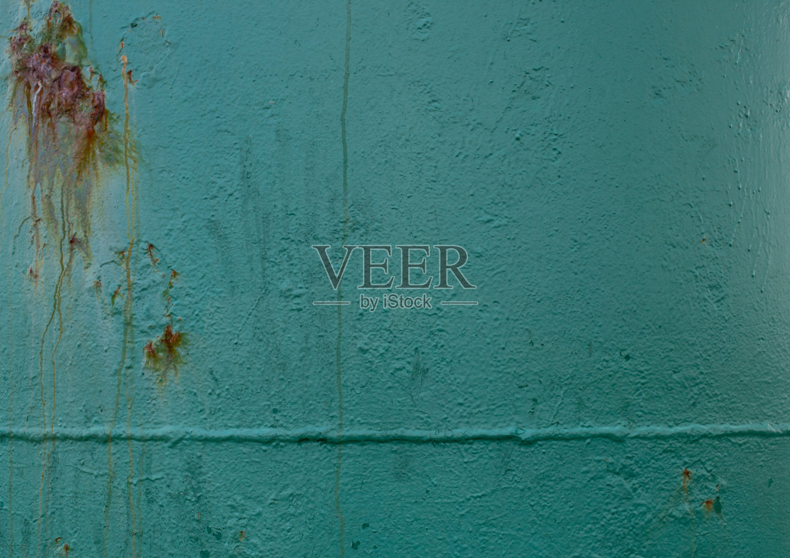 被涂成青绿色的生锈的钢金属。纹理划伤肮脏的大气后启示录背景照片摄影图片