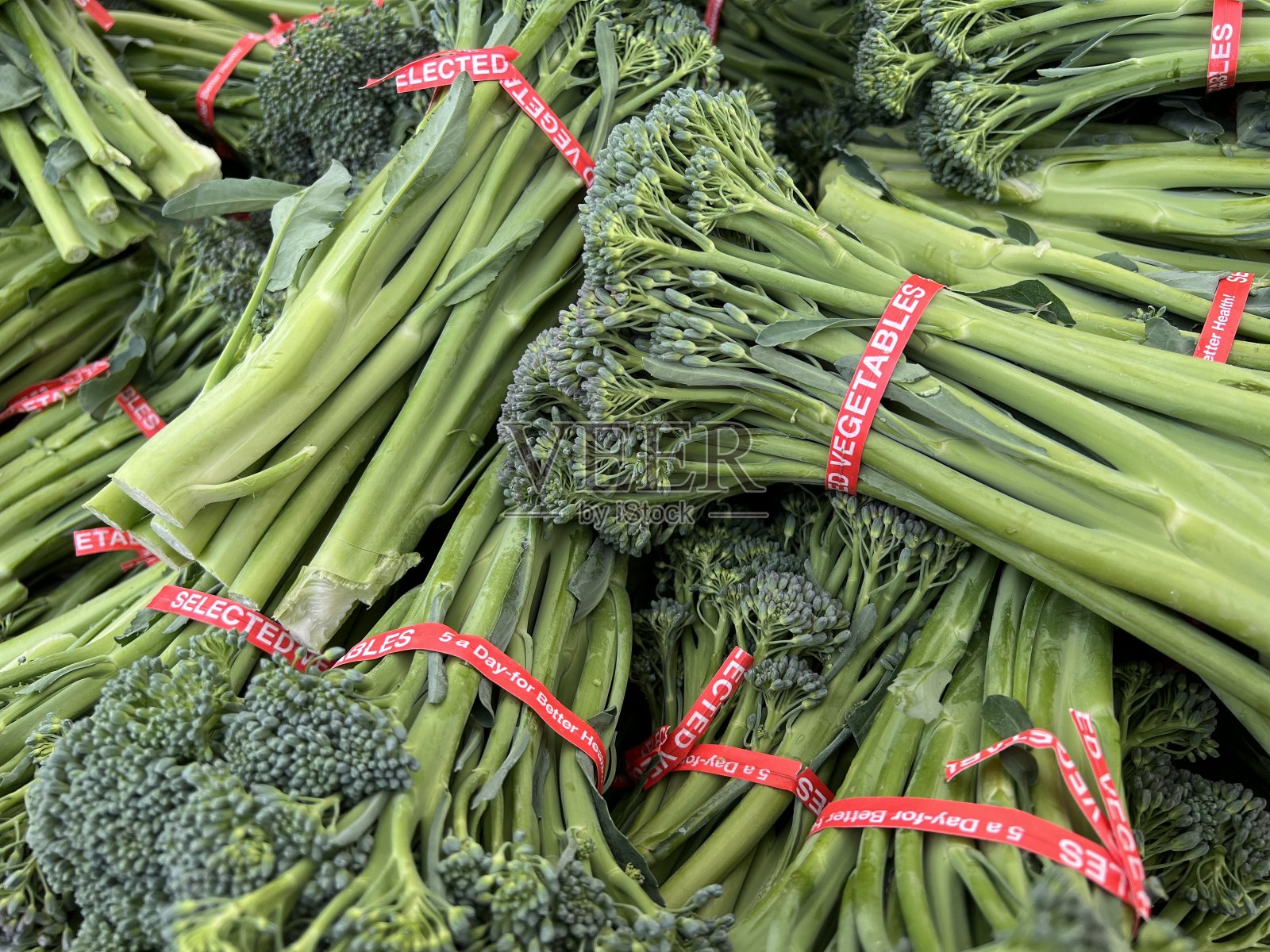 农贸市场的西兰花照片摄影图片