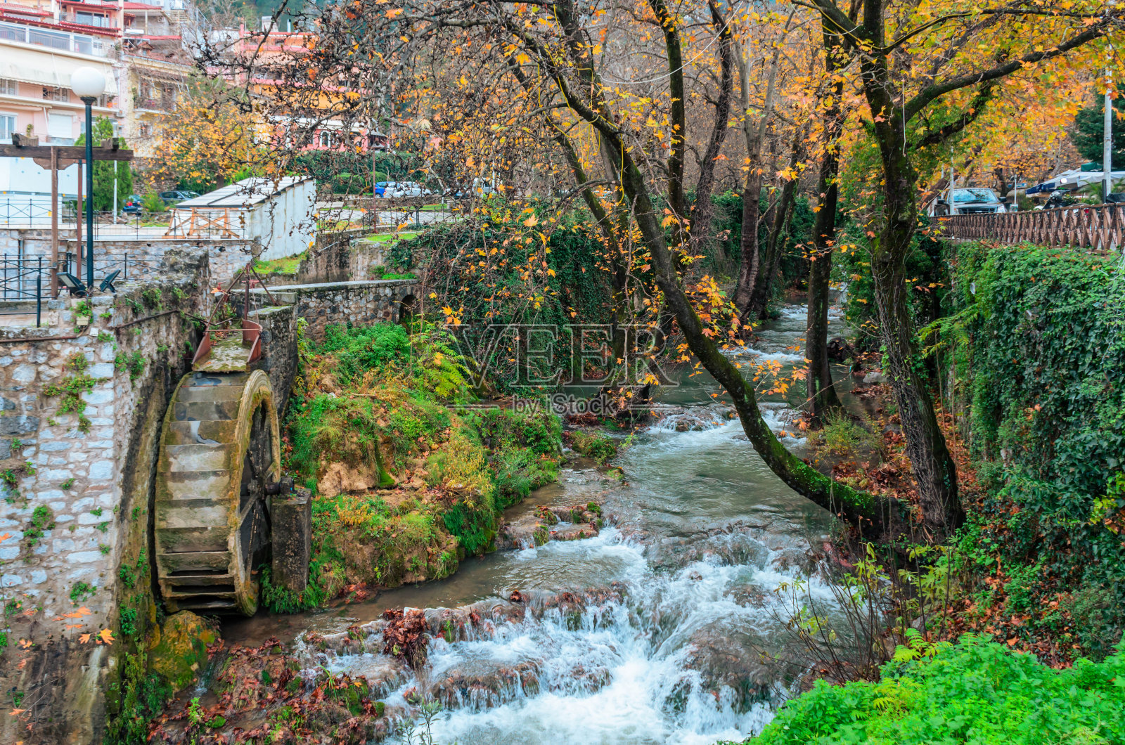里瓦迪亚，希腊中部美丽的城市照片摄影图片