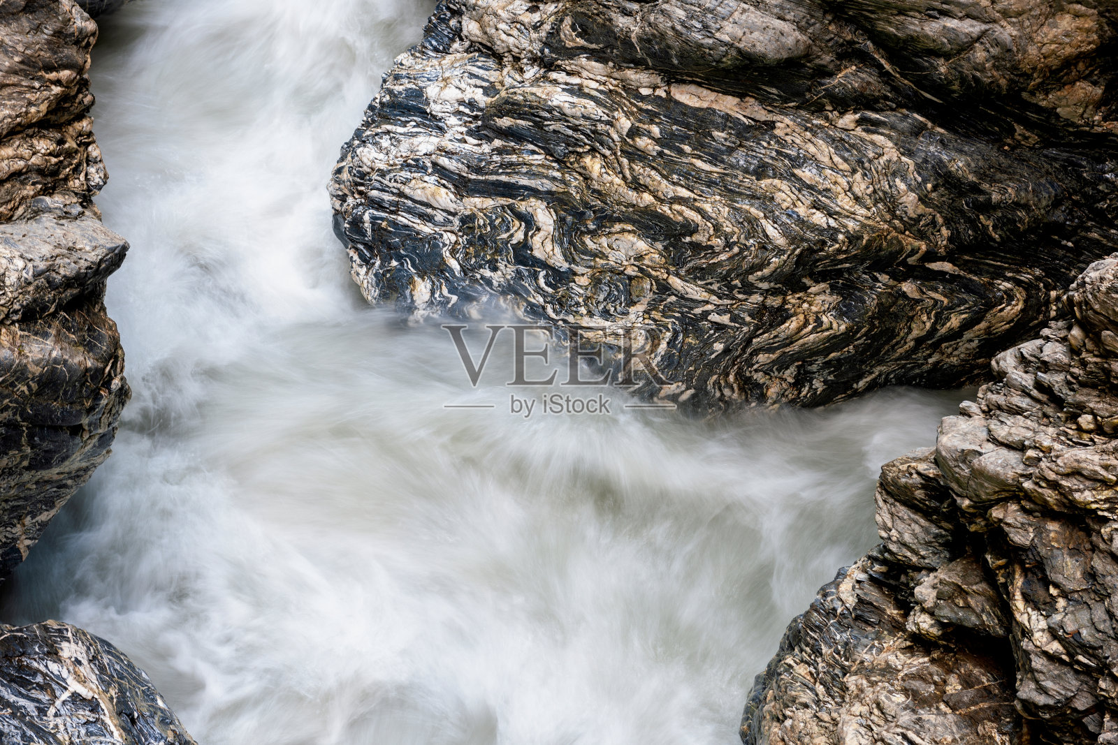 在湍流Sazburg照片摄影图片