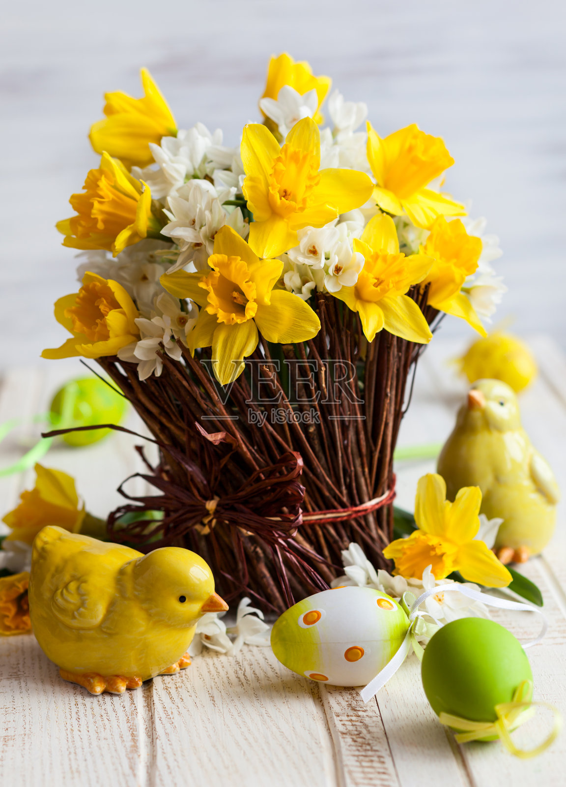 复活节装饰桌子照片摄影图片