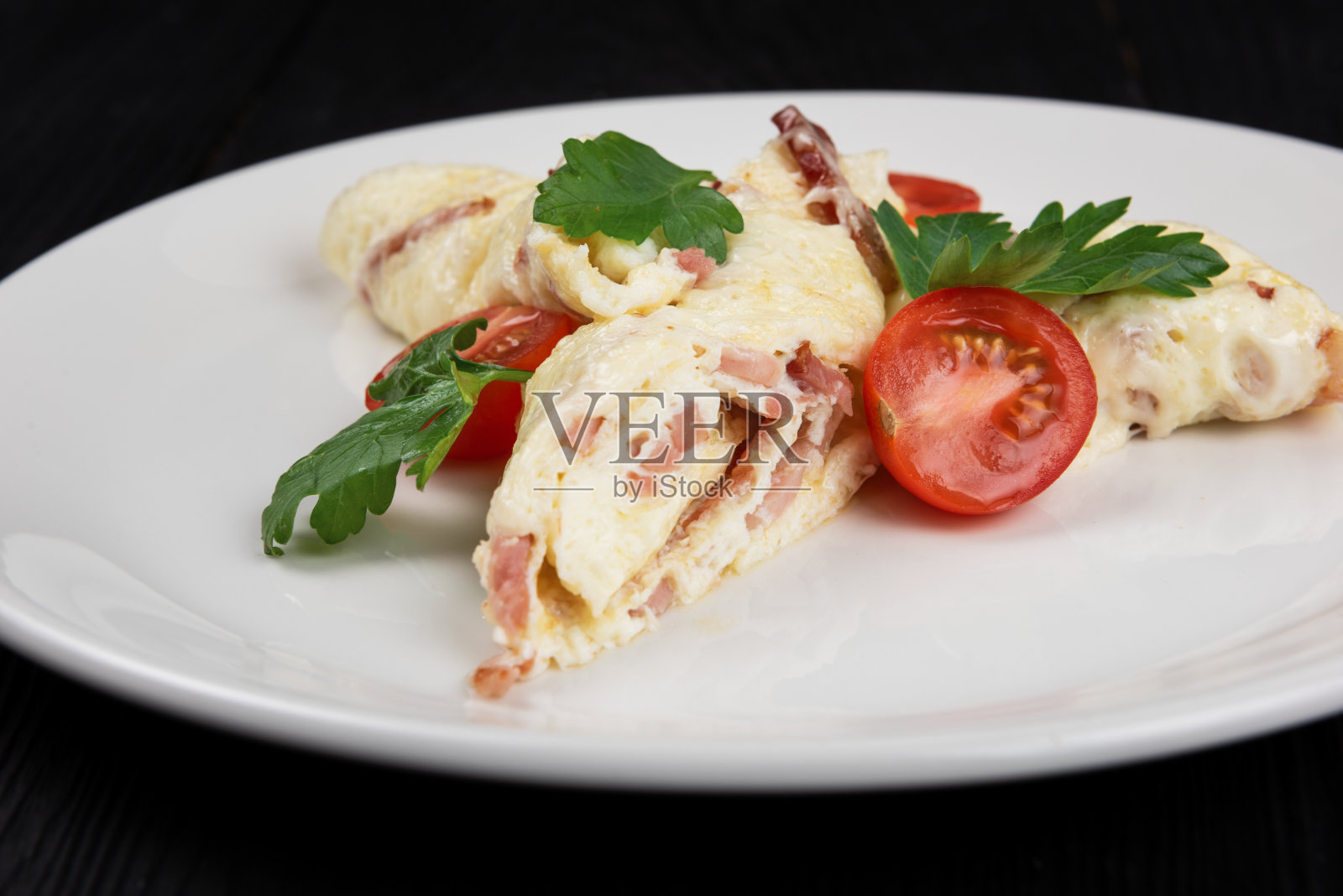 火腿芝士煎蛋卷照片摄影图片