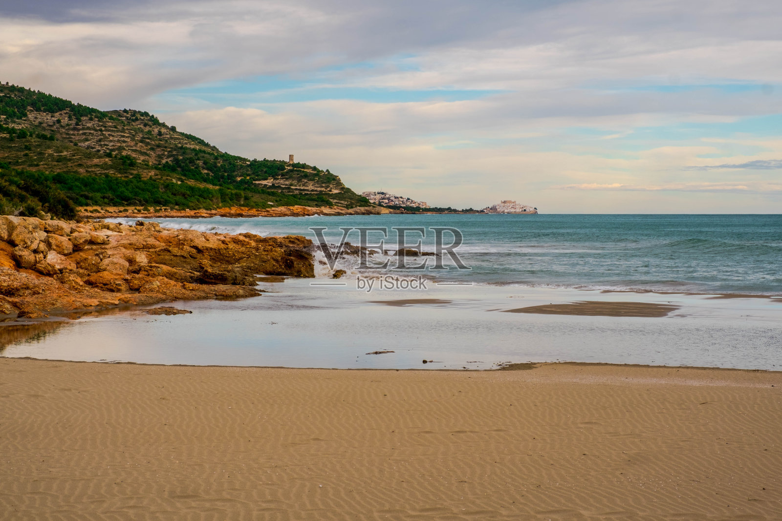 来自西班牙地中海的Sierra de Irta自然公园的Peniscola照片摄影图片