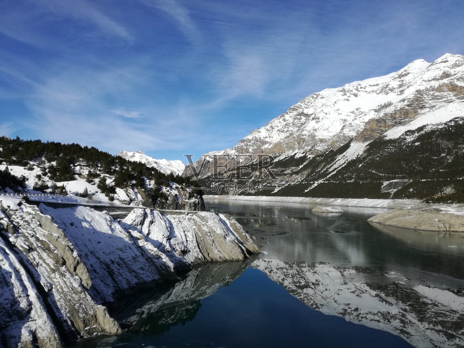 Cancano湖泊照片摄影图片
