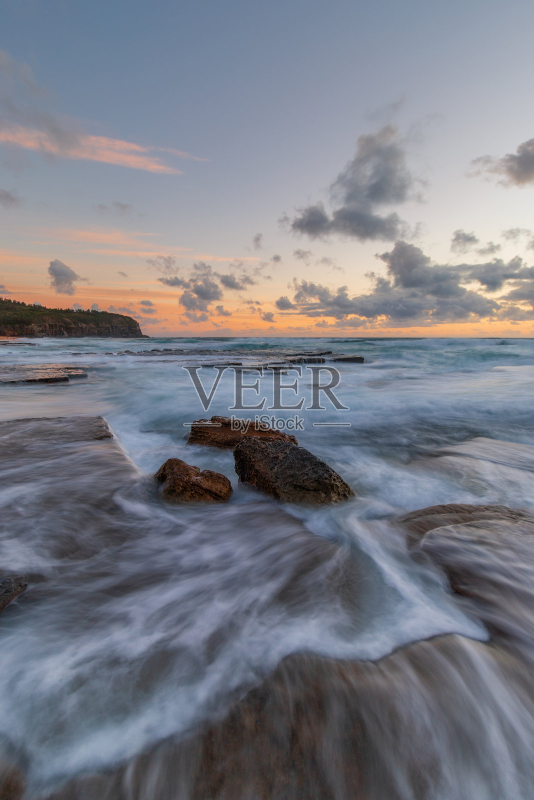 岩石水流照片摄影图片