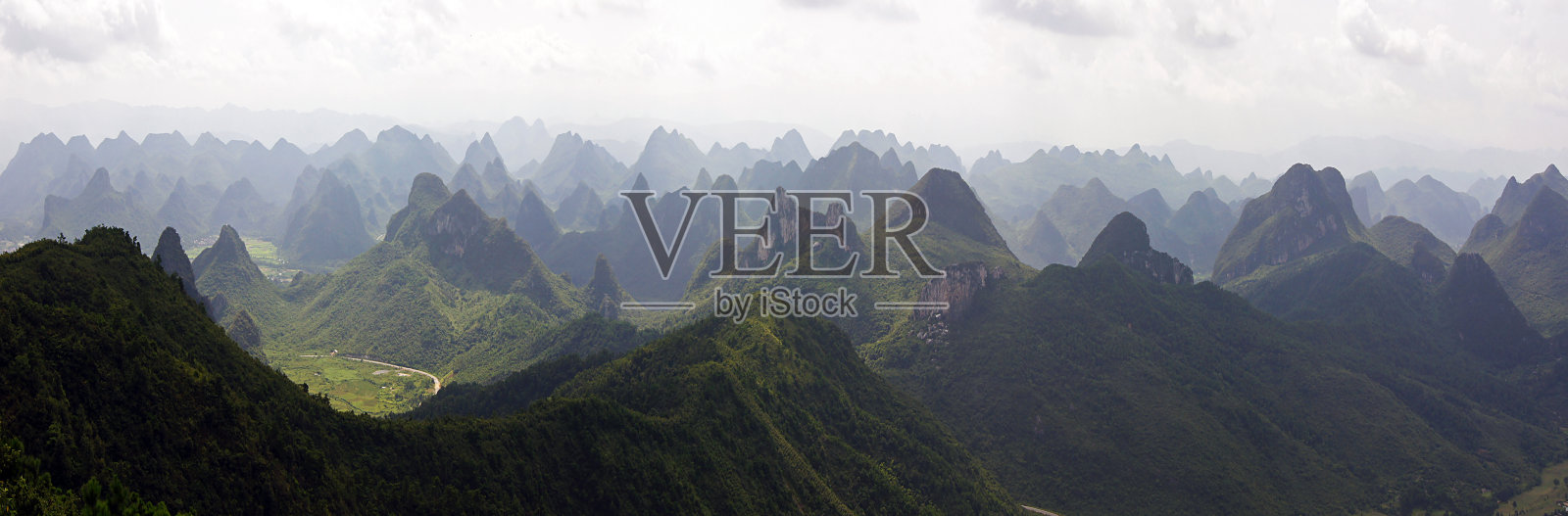 中国桂林瑶山的风景照片摄影图片