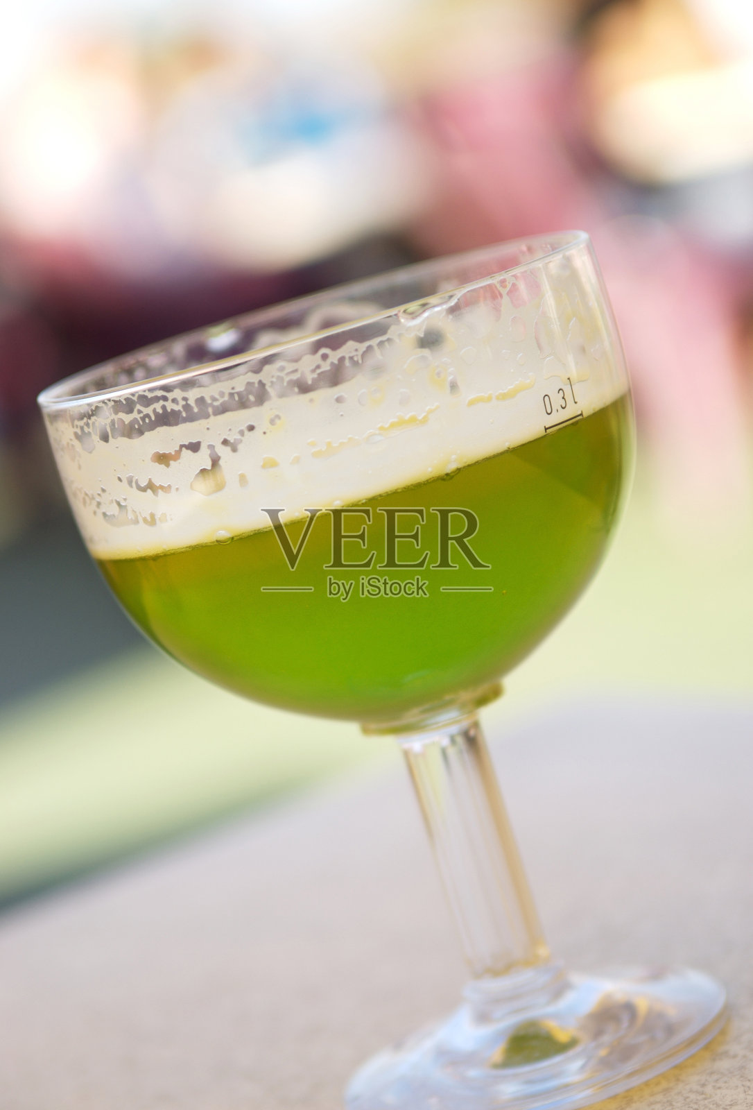 绿色的啤酒照片摄影图片