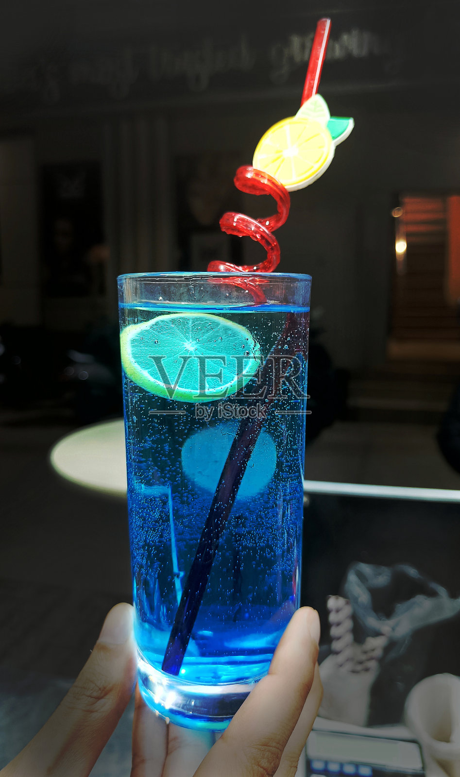 蓝色柑香酒Mocktail照片摄影图片