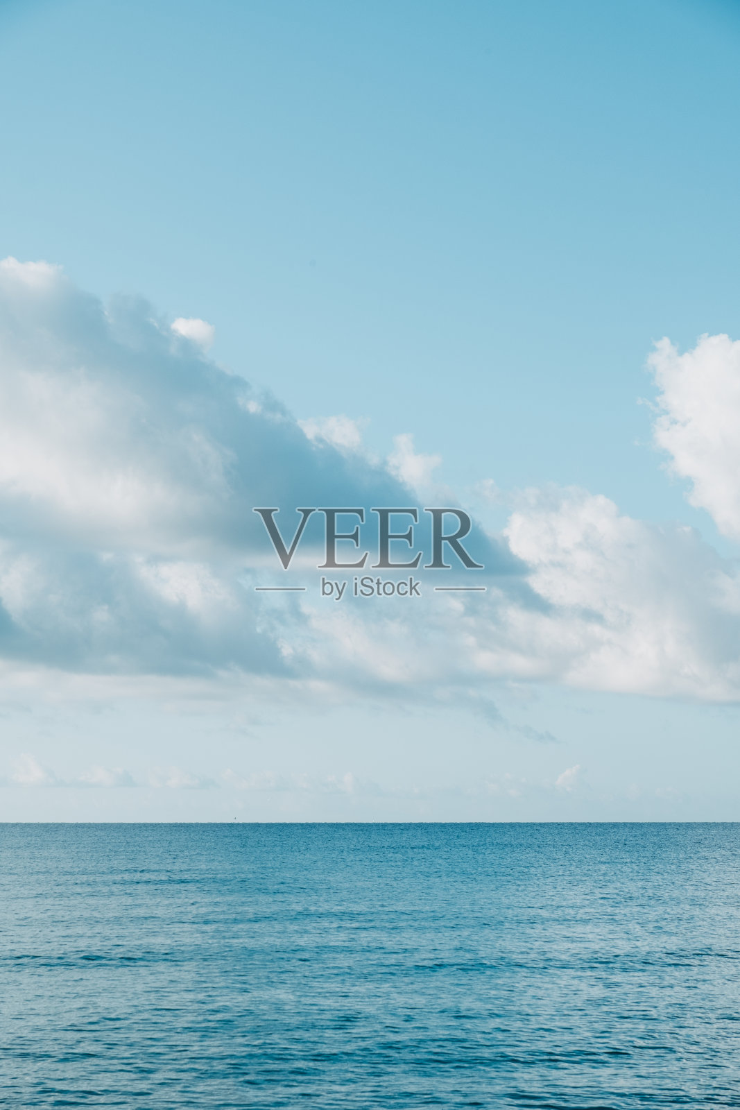 天空和大海照片摄影图片