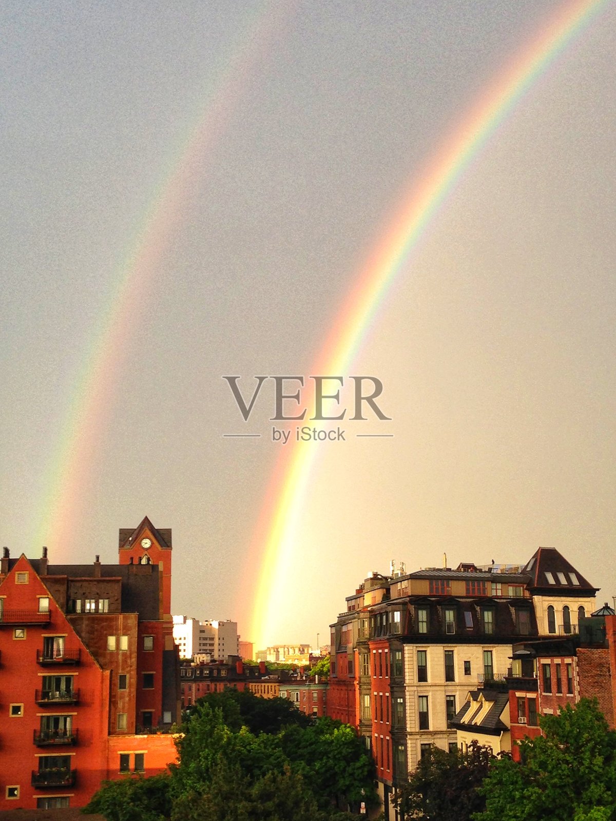 城市双彩虹照片摄影图片