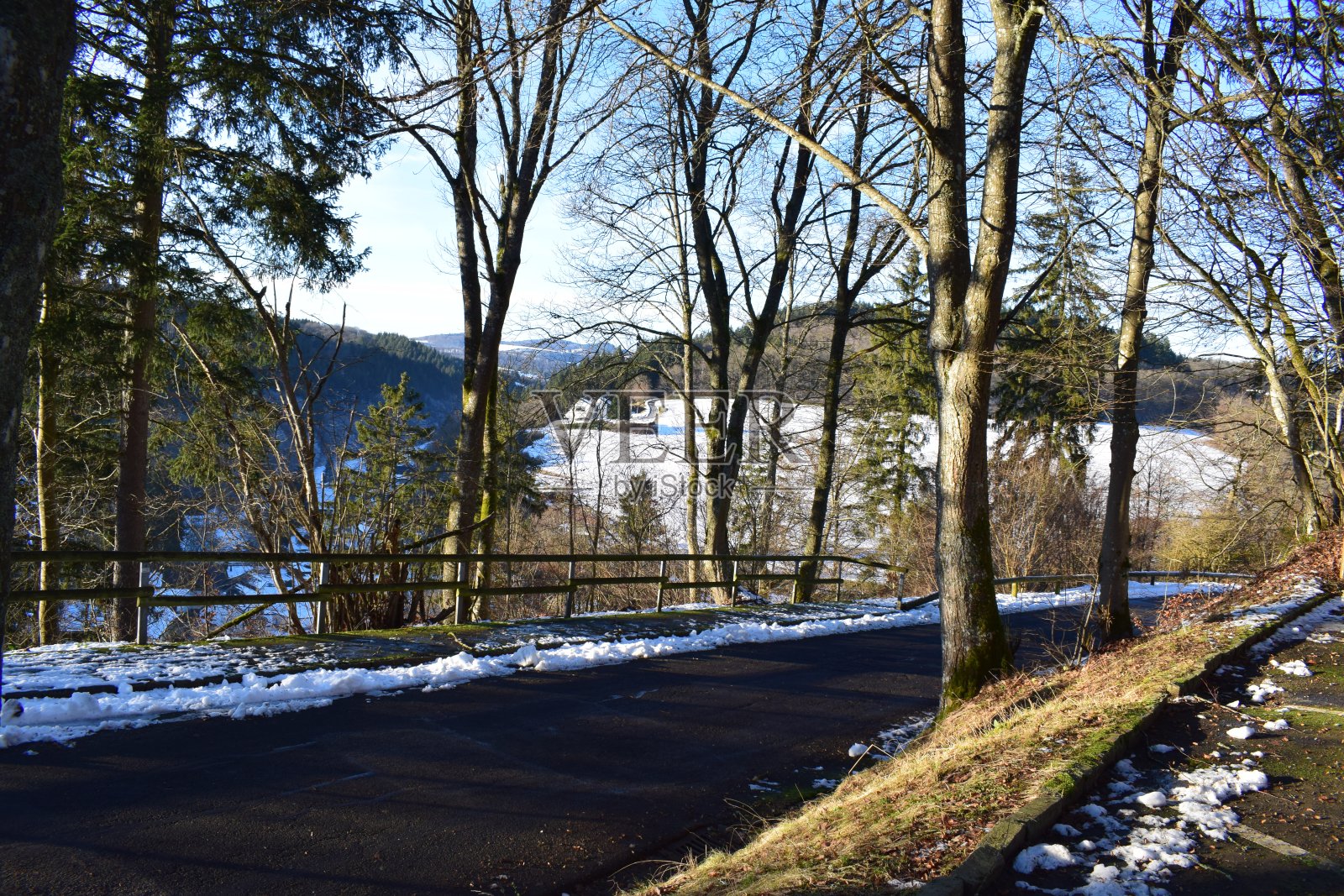 清除陡峭的道路Gemünden附近照片摄影图片