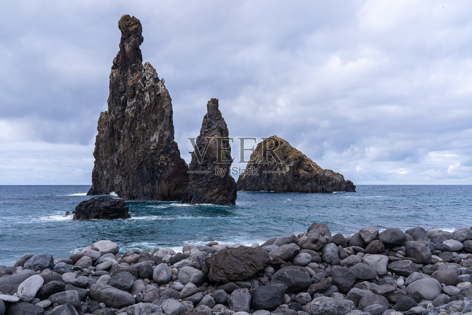 马德拉岛Ribeira da Janela的岩层照片摄影图片