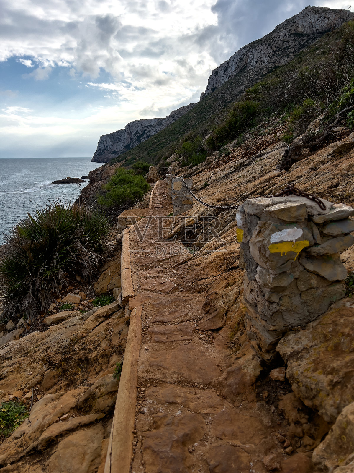 德尼亚“科瓦塔拉达”洞穴路线照片摄影图片