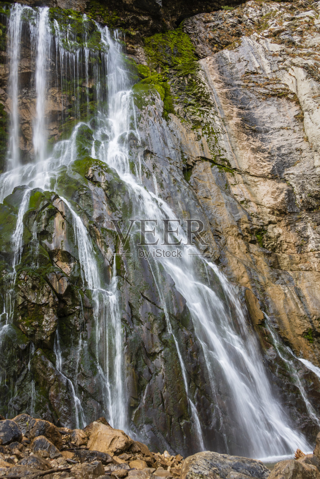 格斯基瀑布是阿布哈兹最著名、最美丽的瀑布照片摄影图片