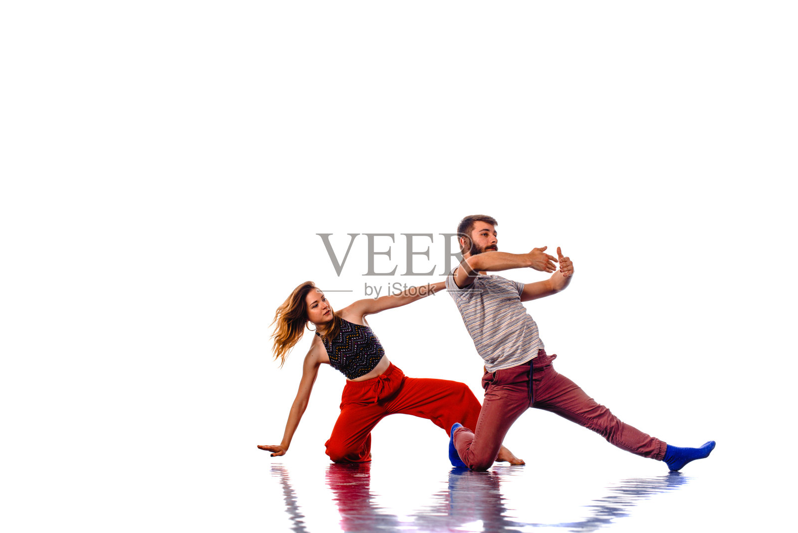 有天赋的年轻舞者正在为比赛练习照片摄影图片