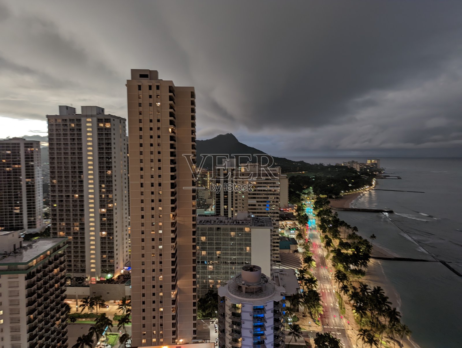 火奴鲁鲁钻石头上的乌云照片摄影图片