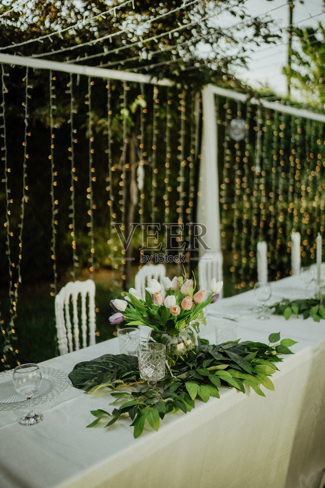 照亮花园装饰照片摄影图片