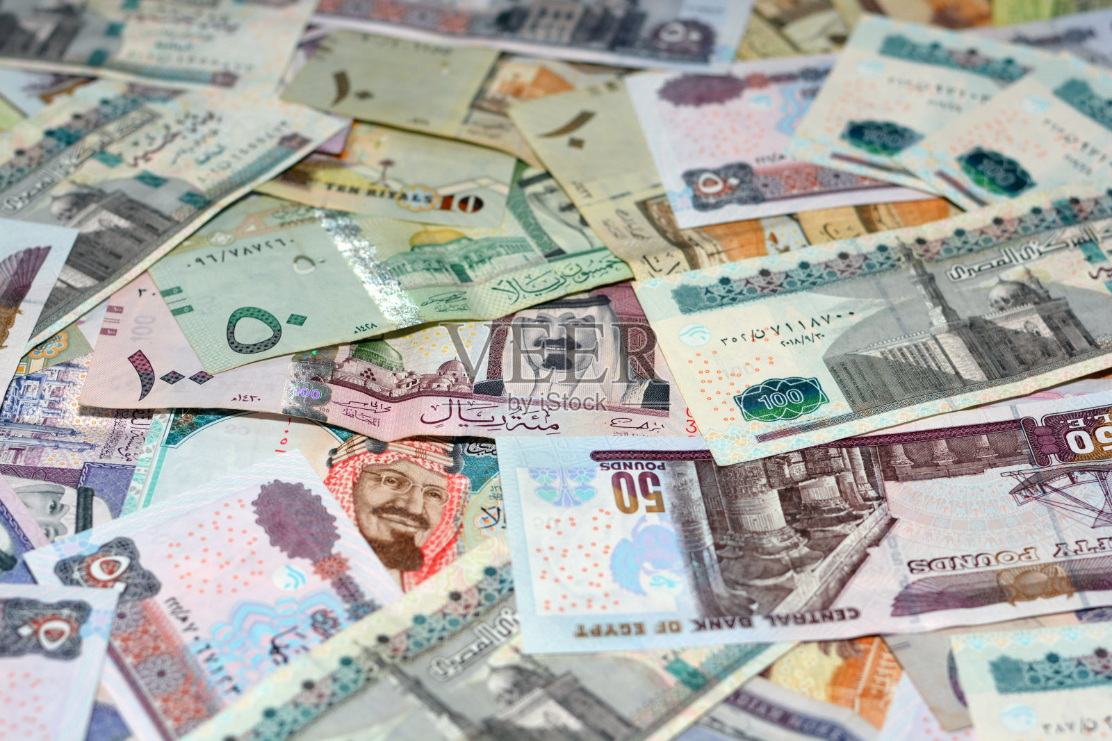 沙特里亚尔、埃及镑和美元汇率背景照片摄影图片