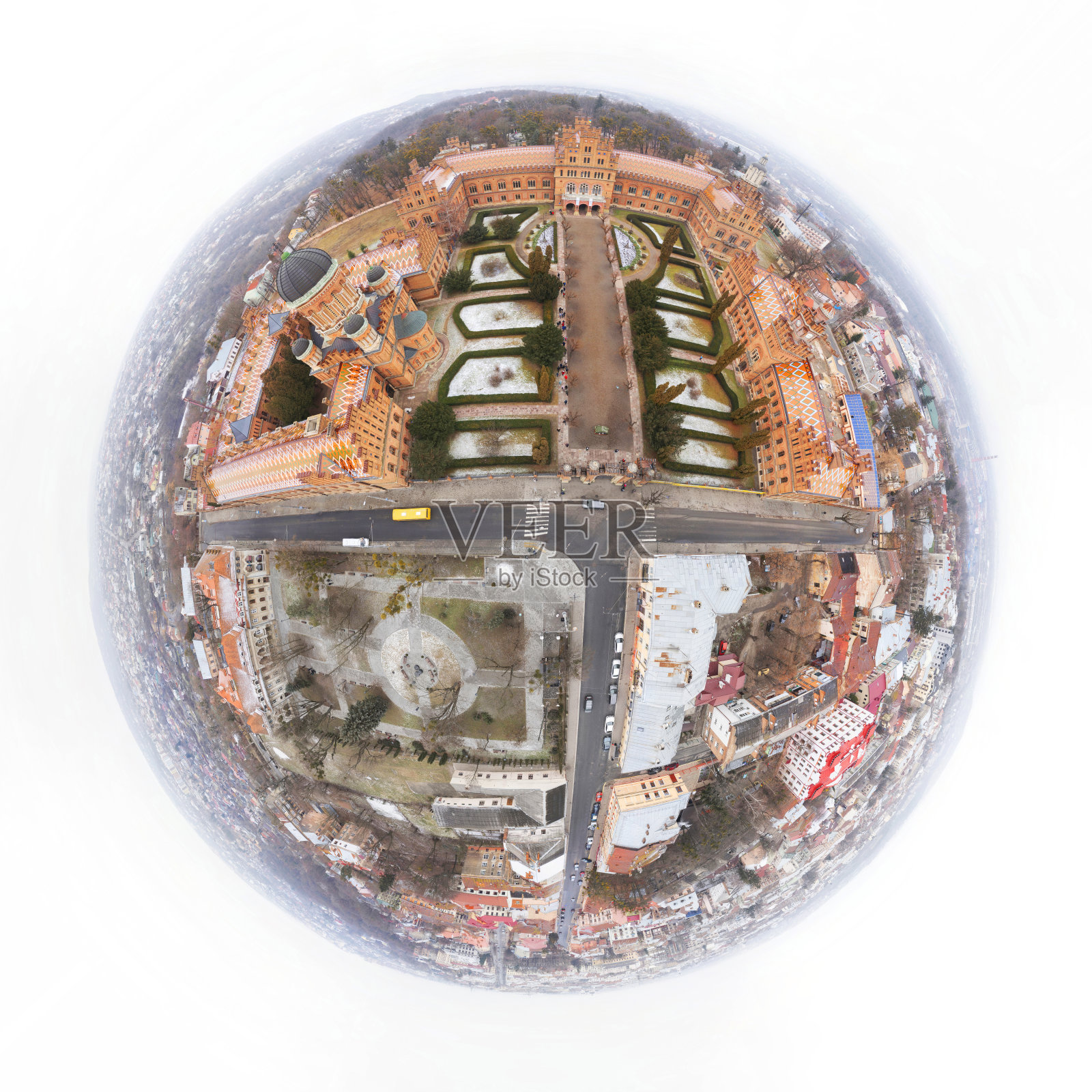 无人机360度飞越切尔尼夫茨大学照片摄影图片