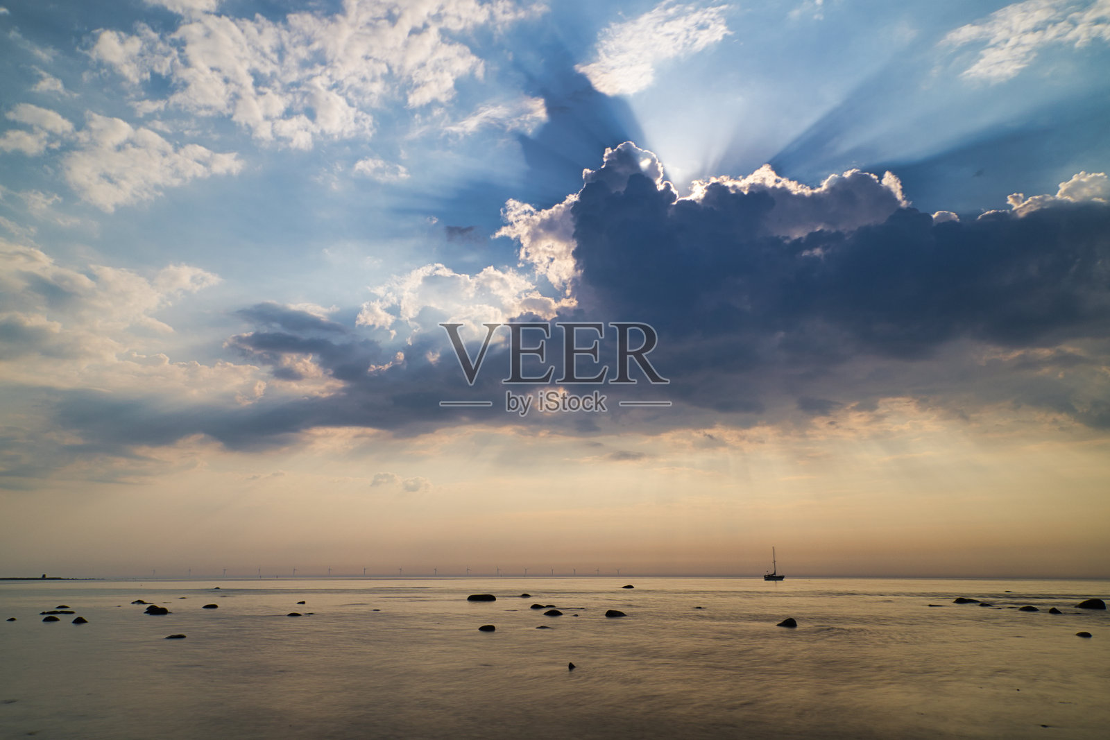 太阳来了!照片摄影图片