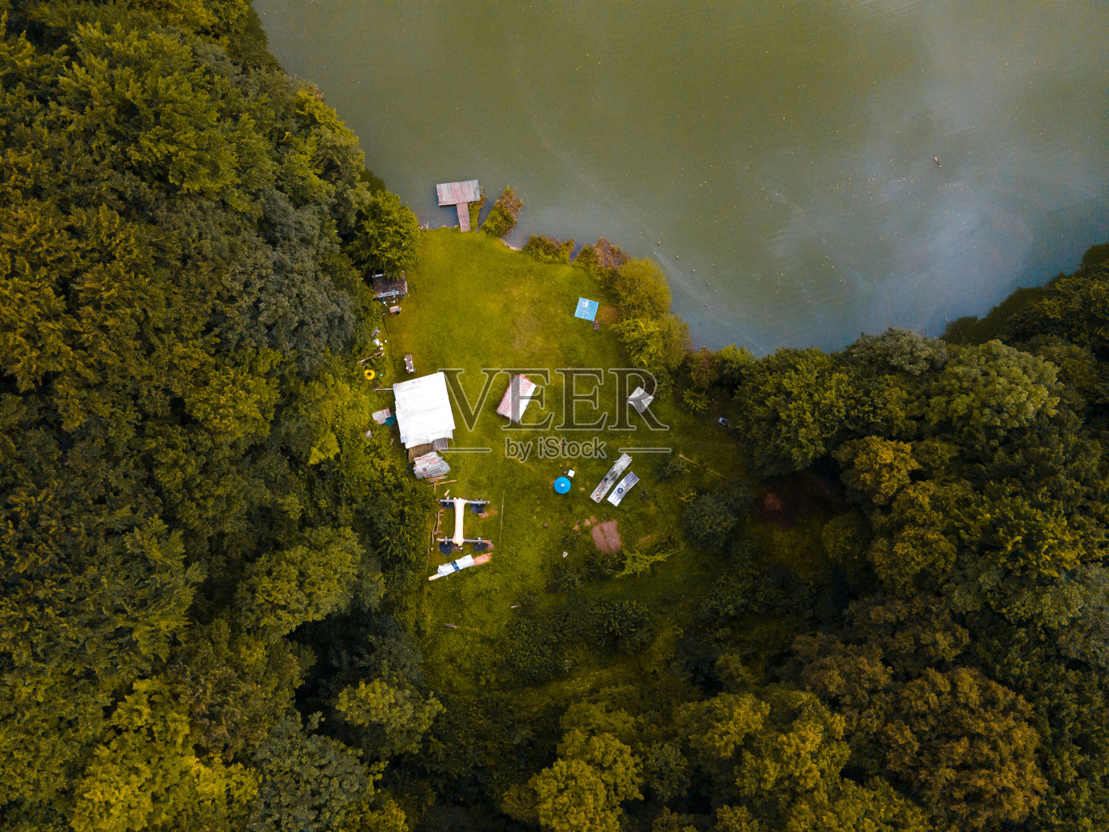 鸟瞰利沃夫区巴尔维诺克湖照片摄影图片