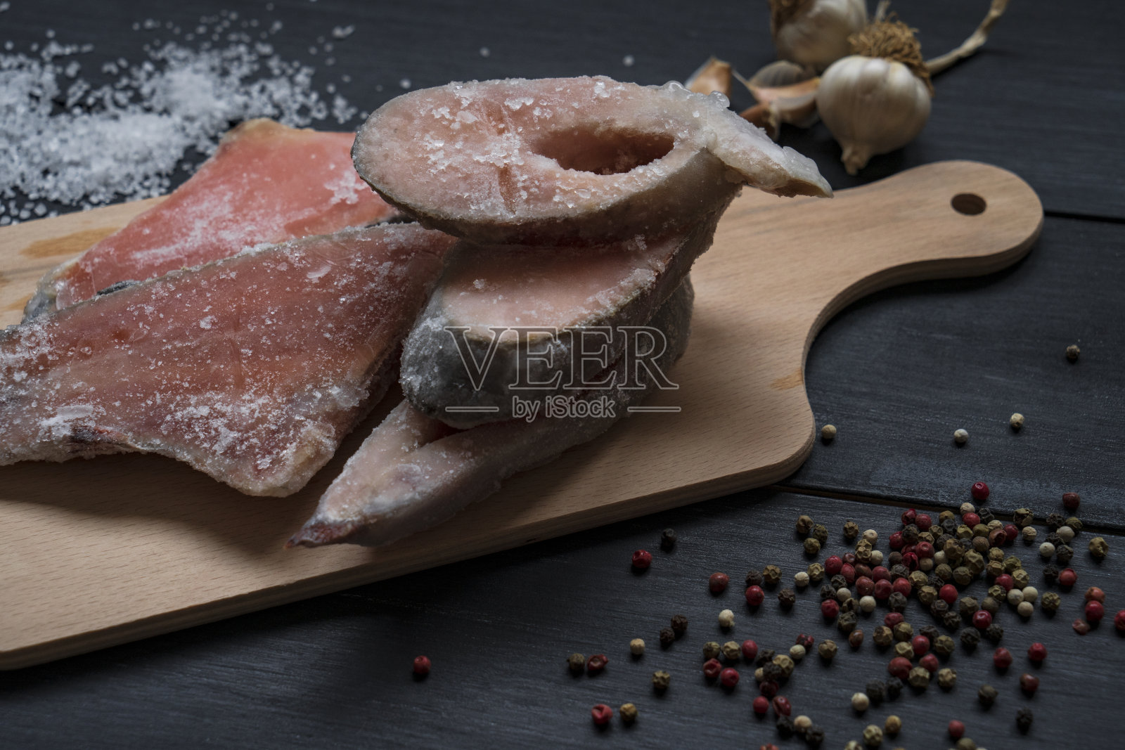 冰浸鲈鱼片照片摄影图片