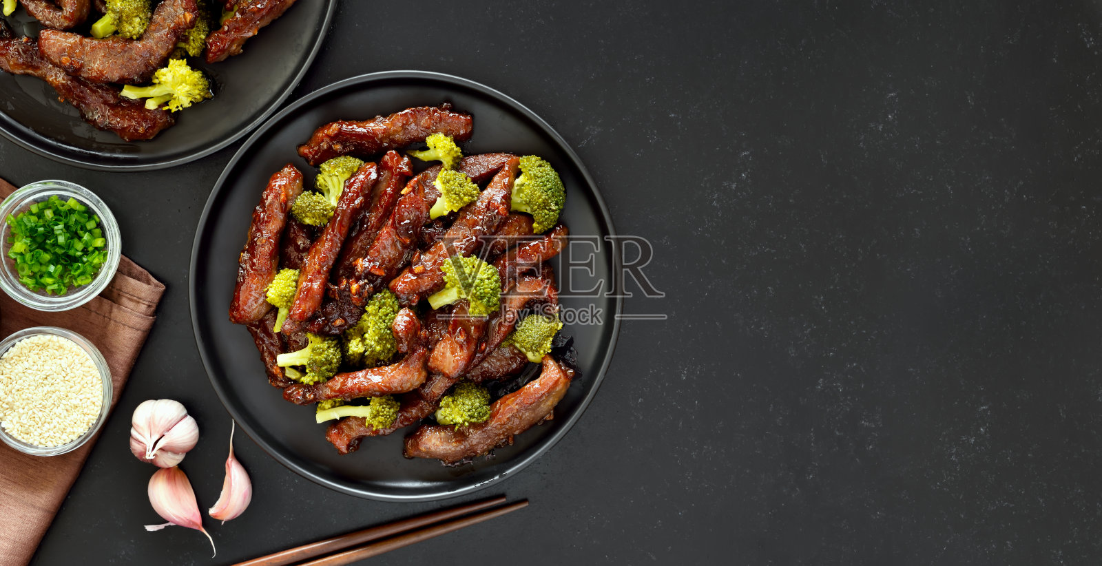 西兰花炒牛肉照片摄影图片