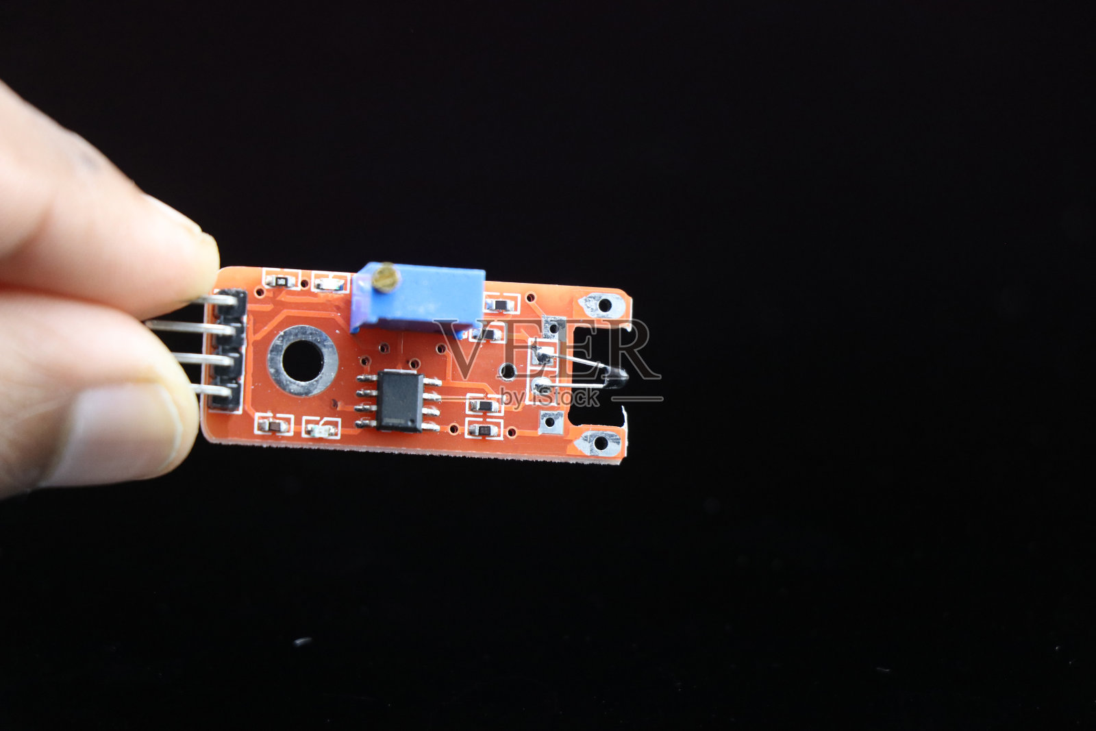 数字温度传感器模块，用于电子项目，传感器的创意和有用的微控制器项目照片摄影图片