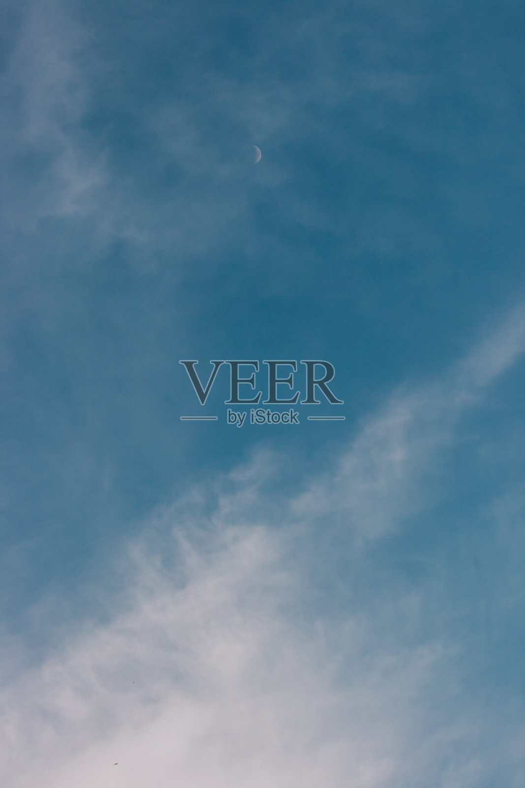 月亮和云照片摄影图片