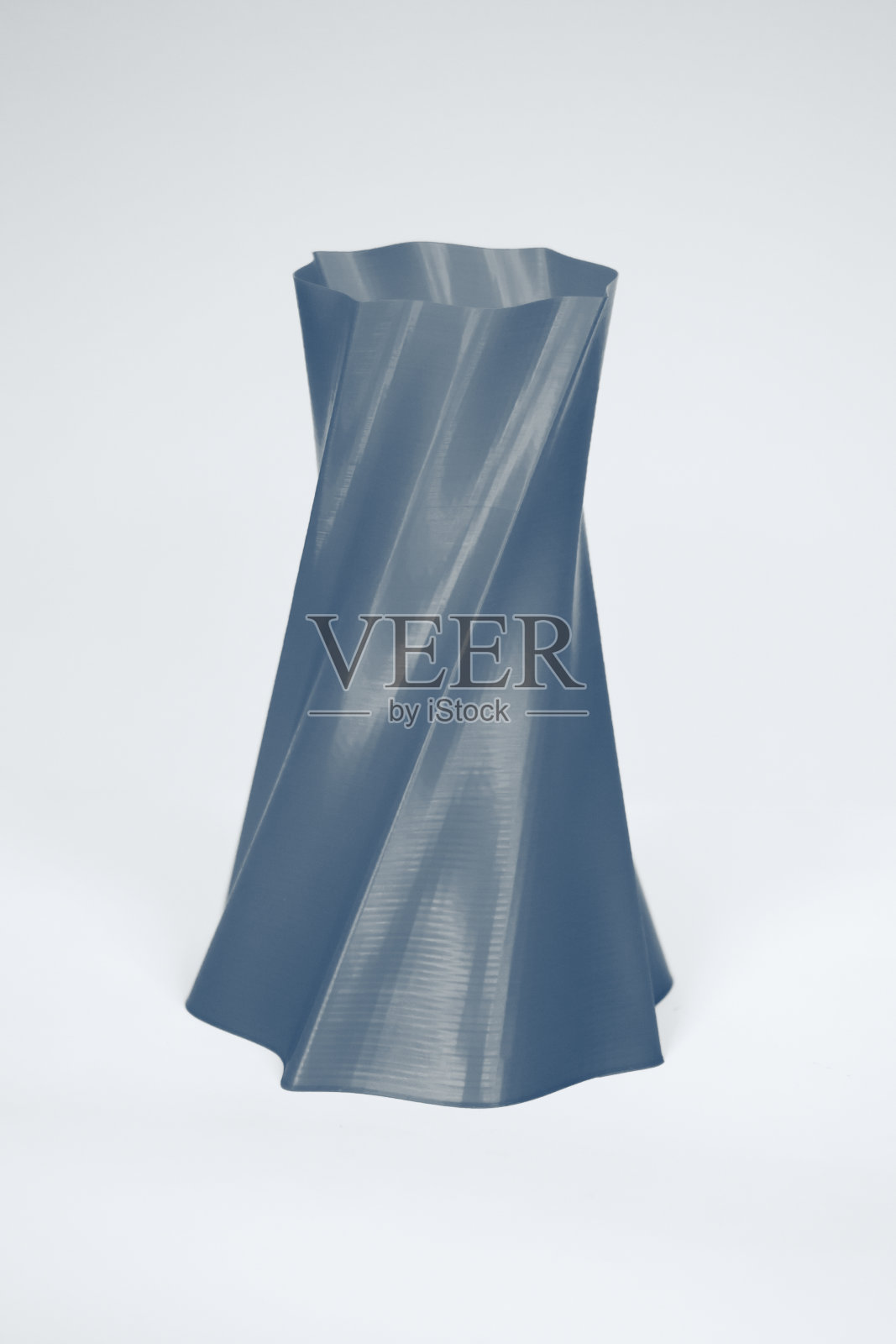 白色背景上3D打印的红色抽象物体照片摄影图片