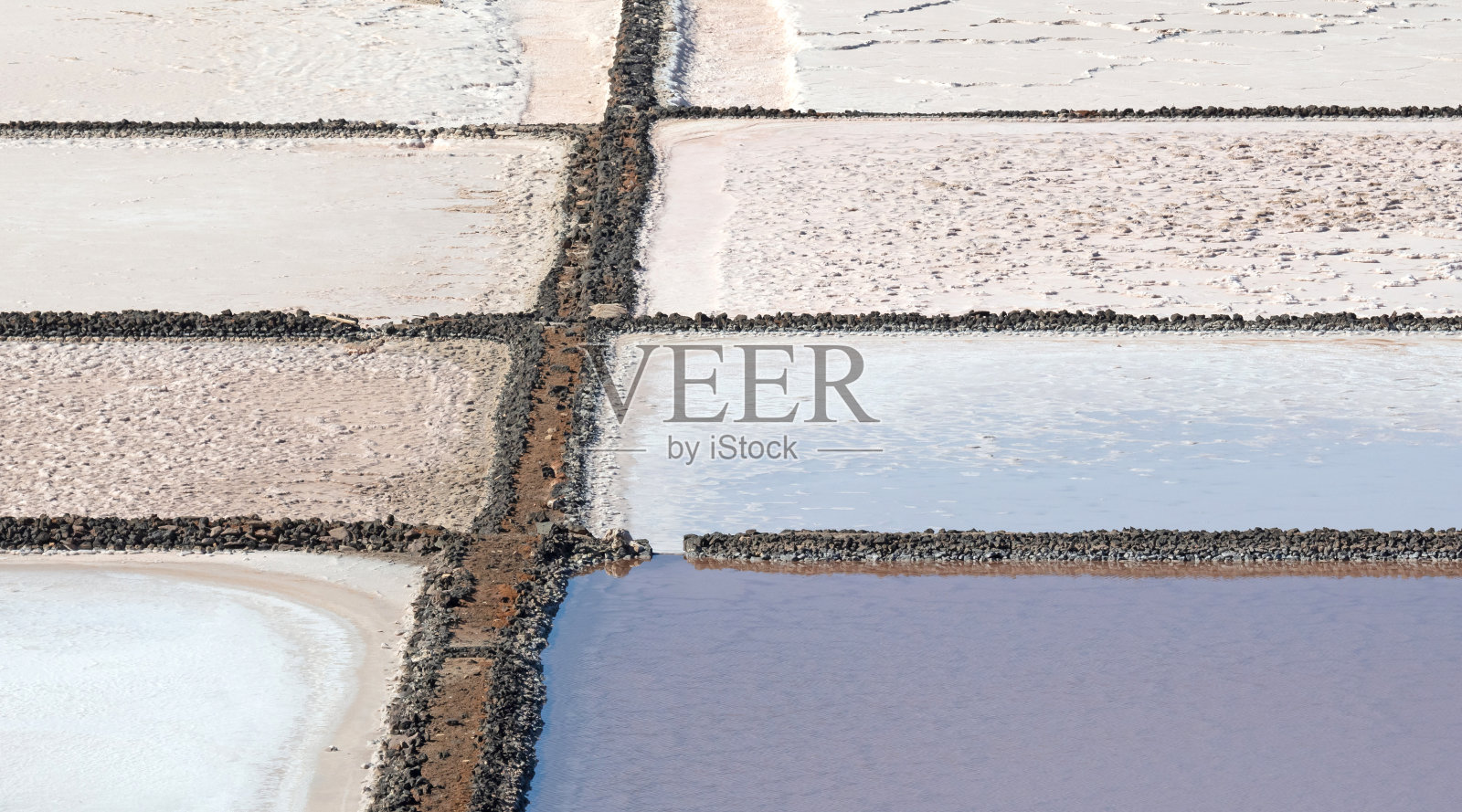 加那利群岛的兰萨罗特盐场照片摄影图片