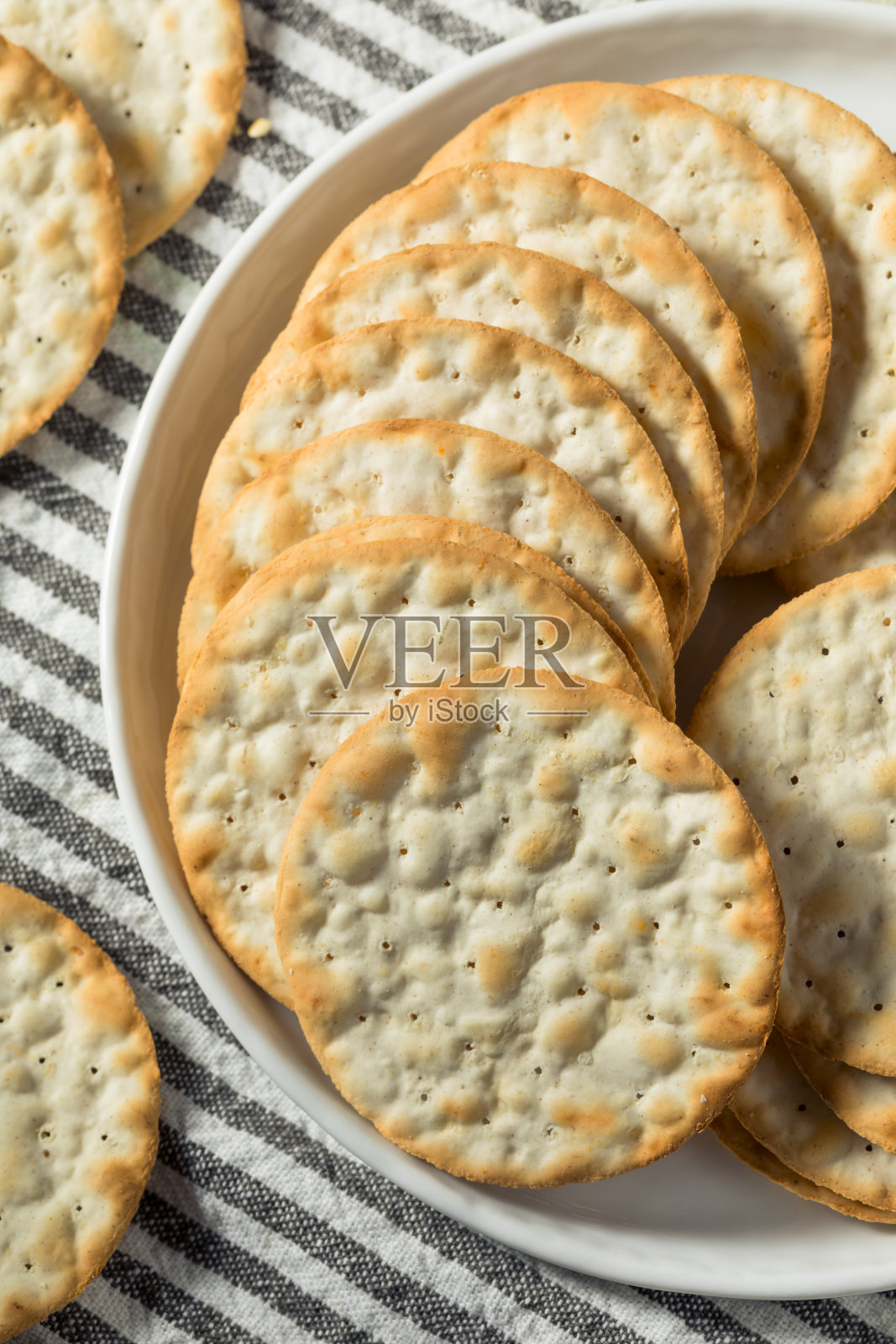 健康的圆桌水饼干照片摄影图片