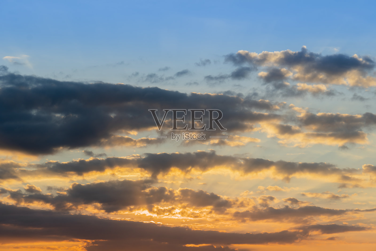 傍晚天空的自然背景。照片摄影图片