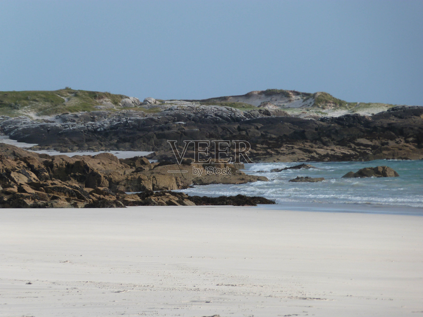 孤独而宁静的自然海滩在爱尔兰海岸照片摄影图片