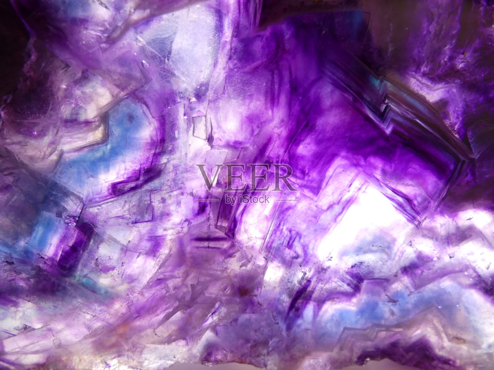 天然矿物萤石的宏观标本照片摄影图片