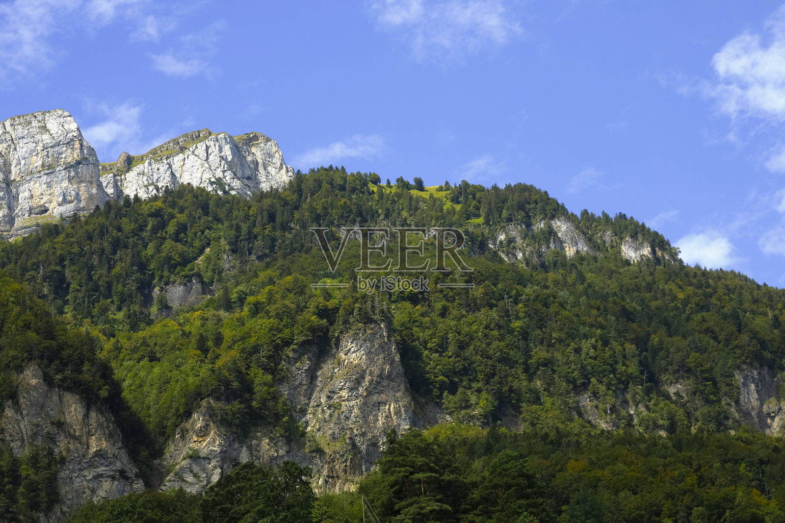 瑞士卢塞恩湖附近的阿尔卑斯山照片摄影图片