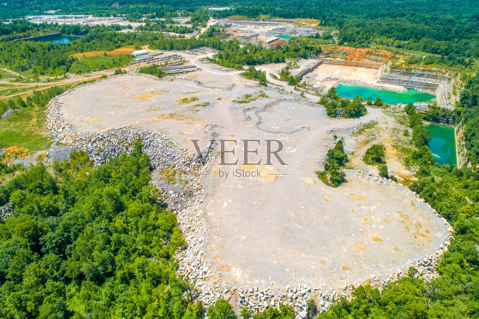 印第安纳石灰岩采石场鸟瞰图照片摄影图片