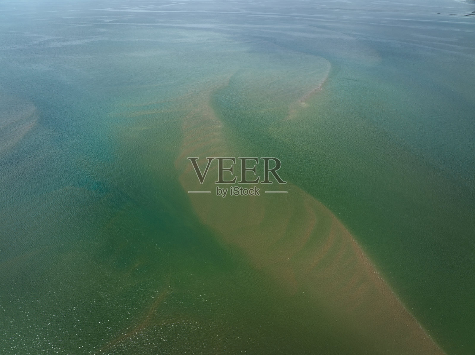 低潮时可见的沙地图案照片摄影图片