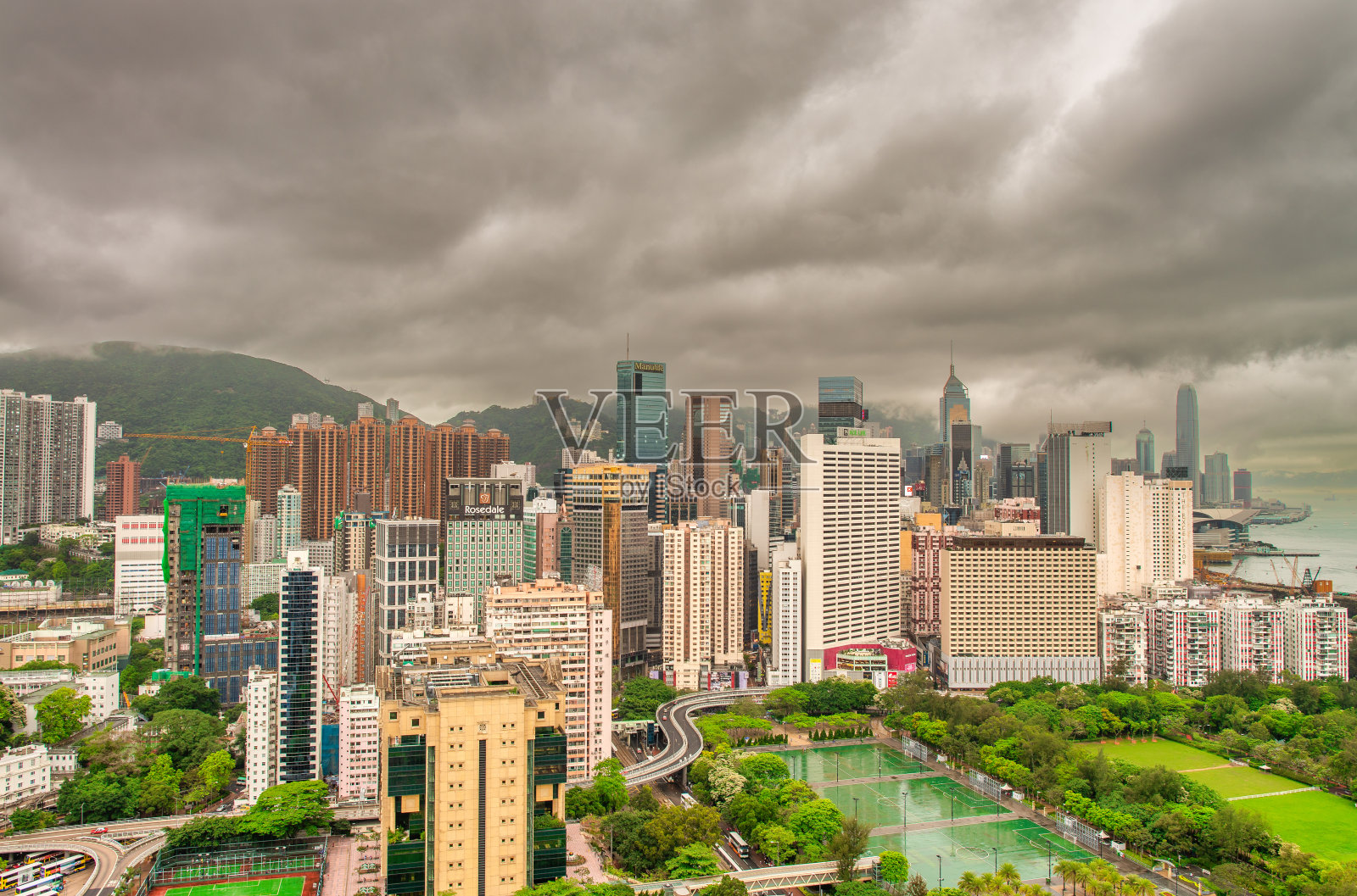 阴天的香港天空。照片摄影图片